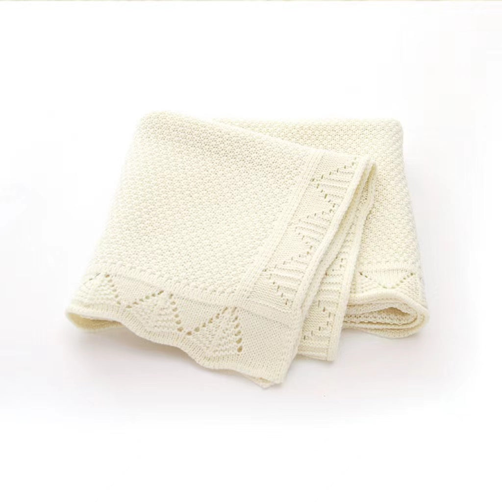 Children Solid Color Hollow Carved Graphic Design Simply Style Wool Quilt Blanket